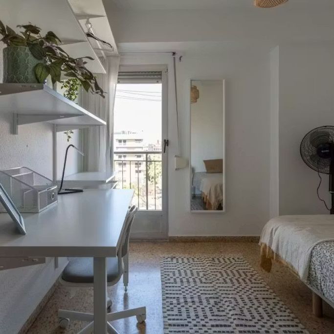 Carrer d'Isaac Peral, Valencia, Valencian Community 46024 - Photo 1