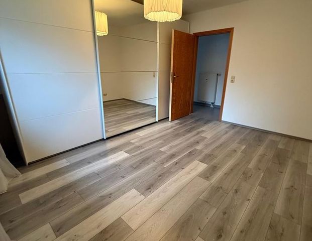 Moderne 3-Zimmer -Wohnung mit neuer Küche, 2 Balkonen/Stellplatz - Photo 1