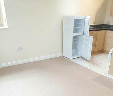Flat to rent on - Photo 6