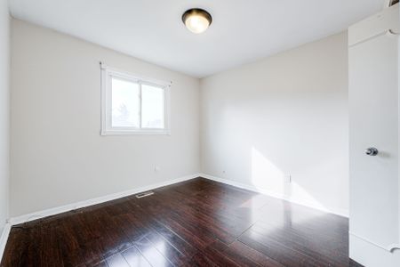 For Lease - 586 Creekview Circle, Pickering, Ontario - Photo 3