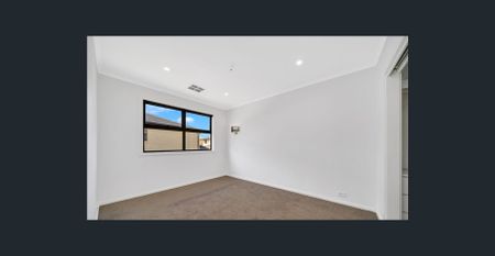 Perfectly Positioned in St Clair – Spacious, Modern & Convenient - Photo 4