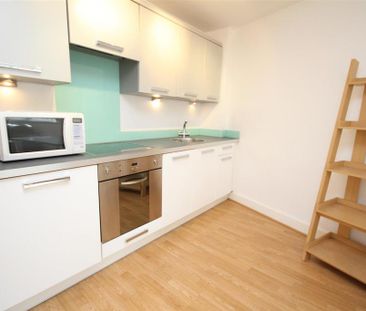 2 bedroom flat to rent - Photo 3