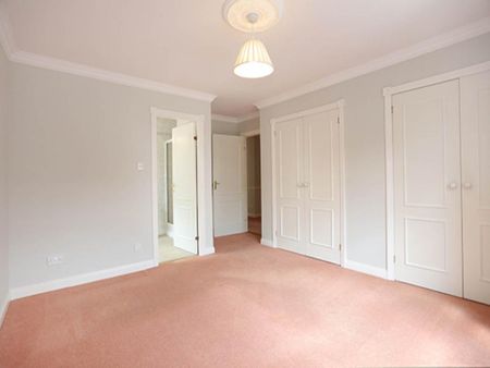 3 bedroom flat to rent - Photo 3