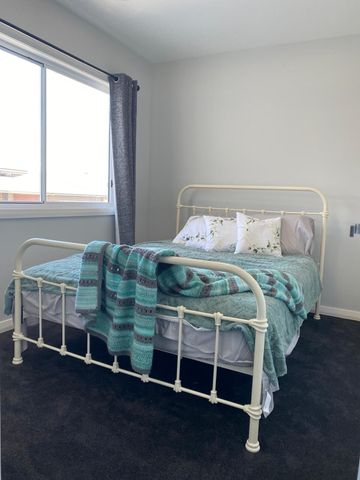 Catherine Field - Photo 4