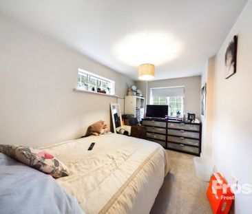 Church Street, Staines-Upon-Thames, Middlesex,TW18 - Photo 2