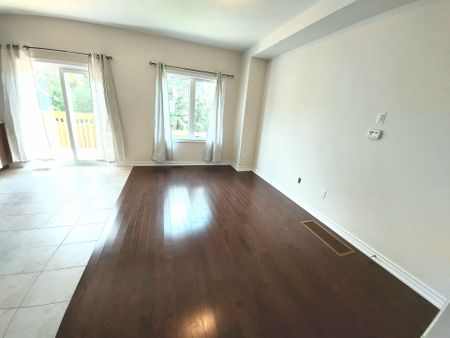 For Lease - 1196 Peelar Crescent, Innisfil, Ontario - Photo 3