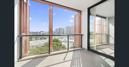 Ultra-Modern & Oversized Apartment in the Heart of Rosebery - Photo 4
