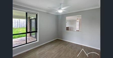Modern 4-Bedroom Family Home in Currans Hill - Photo 3