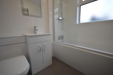 3 bedroom semi-detached house to rent - Photo 5