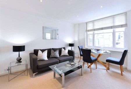 One bedroom apartment just off Berkeley Square with porter and lift. - Photo 2