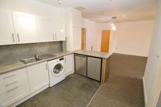 3 bedroom flat to rent - Photo 1