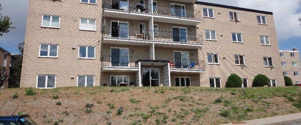 Québec – Appartements 3 1/2 et 4 1/2 à louer près des ponts - Photo 1