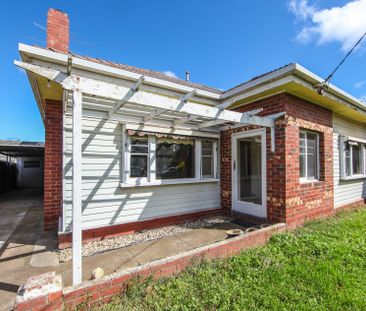 Ideal Glen Iris Family Home! - Photo 3