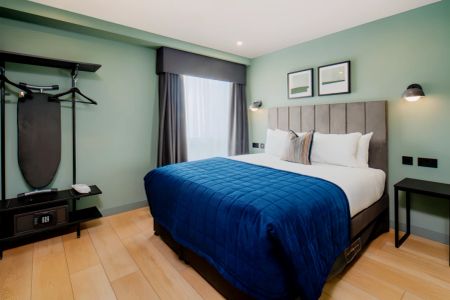 Grand Two Bedroom - Photo 3