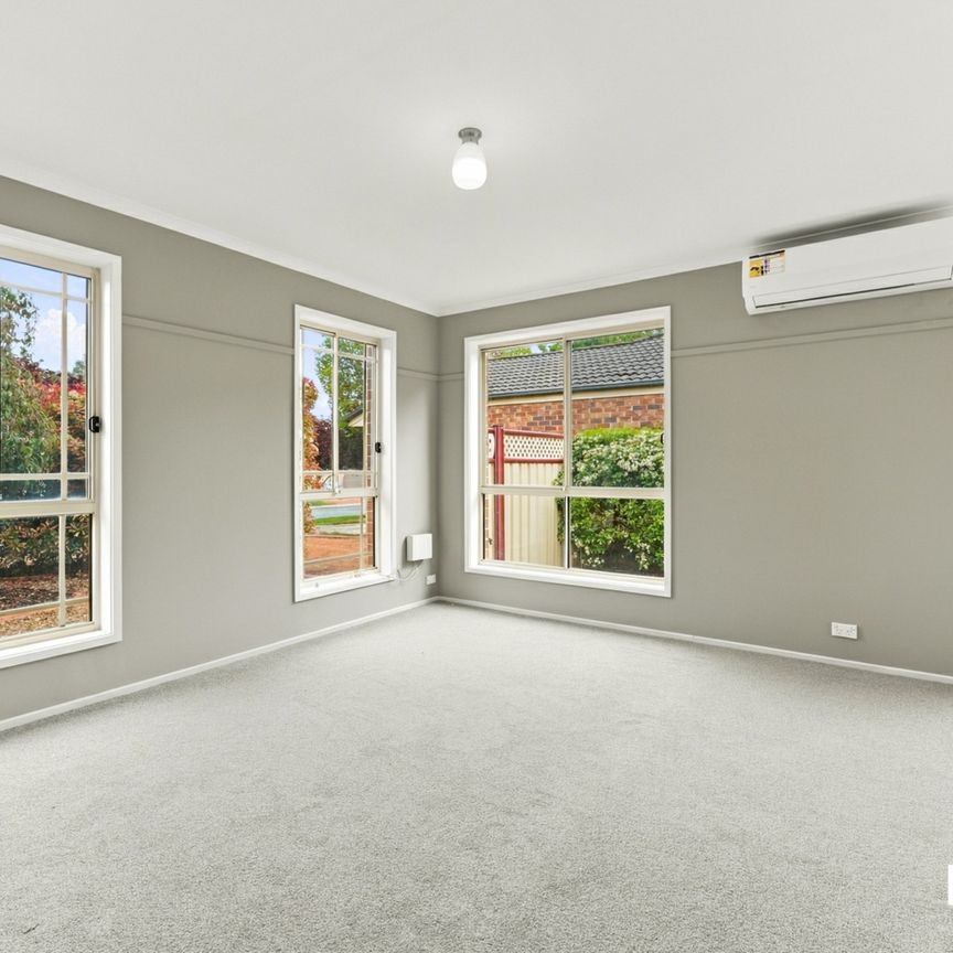 4 Hobday Place, Dunlop ACT, Belconnen - Photo 1
