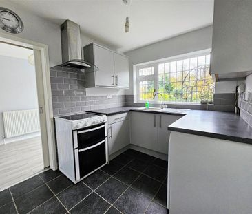 3 bedroom semi-detached house to rent - Photo 6