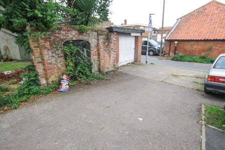 1 bedroom flat to rent - Photo 2