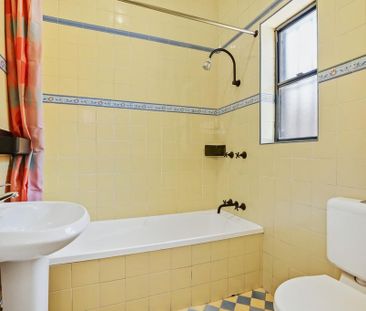 Timeless Terrace with High Ceilings - Photo 4