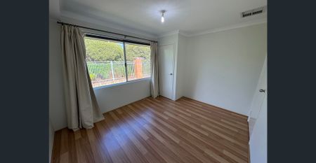 4 x 2 - Modern Family Home - Photo 3