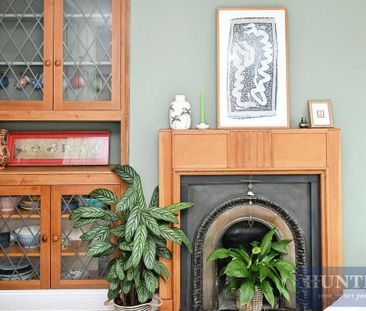 4 bedroom character property to rent - Photo 4