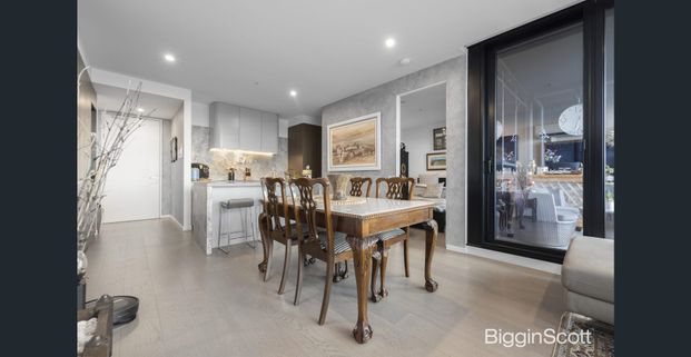 Luxury Sky Garden Living Above The Glen - Photo 1