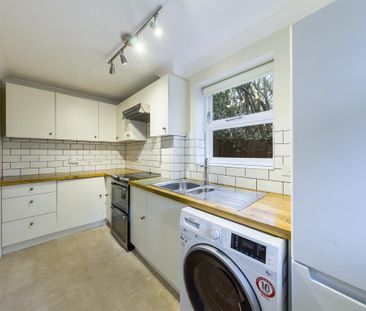 2 bedroom end of terrace house to rent - Photo 4
