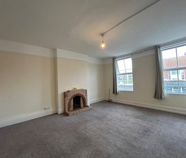 3 bedroom end of terrace house to rent - Photo 3