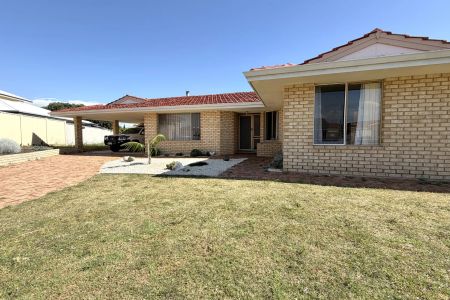 Coastal Charm - 4 Bedroom Home in Sought-After Halls Head - Photo 4