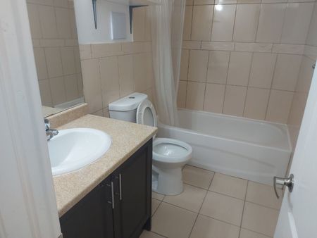 For Lease - 4 Meltwater Crescent Unit# Basement, Brampton, Ontario - Photo 4