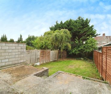 St Johns Crescent, - Photo 4