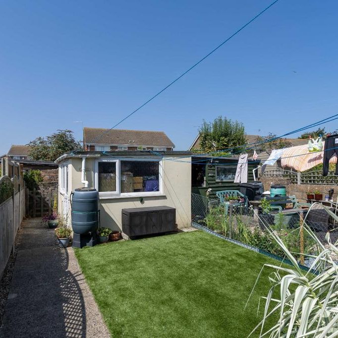 2 bedroom terraced house to rent - Photo 1