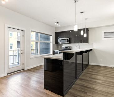 Edmonton Unfurnished townhouse Rental in Hamptons - Spacious UNFURN... - Photo 6