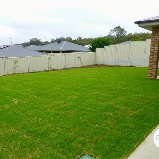 MODERN FAMILY HOME IN FAIRWAY GARDENS ESTATE - Photo 1