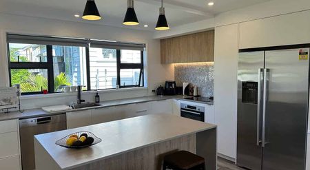 Modern Townhouse in Western Springs - Photo 2