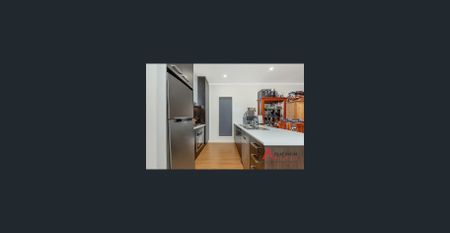 Attractive, Well Maintained 3 Bedroom 2 Bathroom Property In Blakeview! - Photo 4