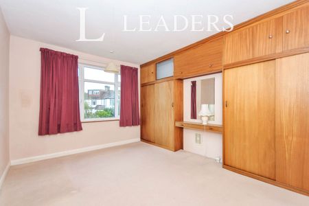 3 bedroom house to rent Langley Way, BR4 - Photo 2