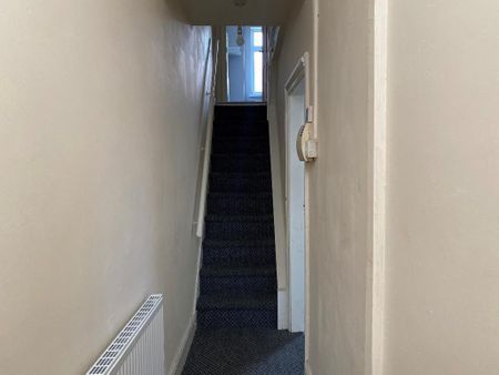 2 bedroom terraced house to rent - Photo 3