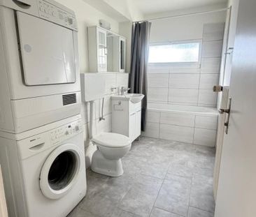 "Rénové, Beau, grand appartement avec balcon!" - Photo 1