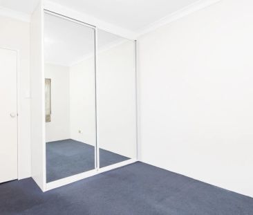WALK TO WESTMEAD STATION/WELL PRICED & WELL LOCATED! - Photo 2