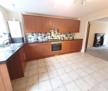 2 bedroom end of terrace house to rent - Photo 5