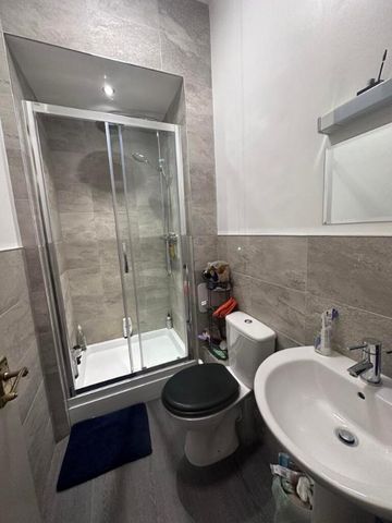 5 Radnor Street, Flat B - Photo 4