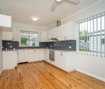 12 Tennent Road, Mount Hutton NSW 2290 - House For Rent | Domain - Photo 1
