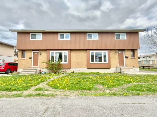 For Lease - 1393 Claymor Avenue, Mooneys Bay - Carleton Heights and Area, Ontario - Photo 1