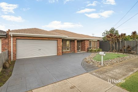 12 Munro Court, Altona Meadows VIC, Belconnen - Photo 5