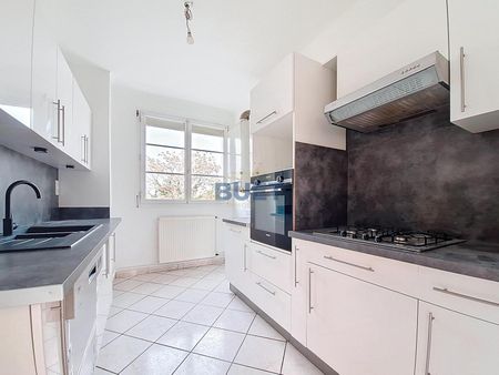 A LOUER - Appartement SECTEUR FAC T4 située BOULEVARD ... - Photo 3