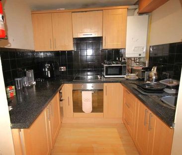 Delph Court, Woodhouse, Leeds, LS6 - Photo 2
