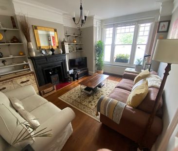 2 Bed Flat, Weir Road, SW12 - Photo 1