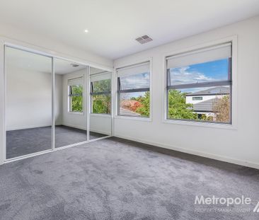 26B Wallace Avenue, MURRUMBEENA, VIC - Photo 3