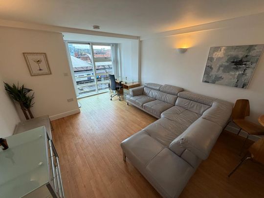 2 bedroom flat to rent - Photo 1