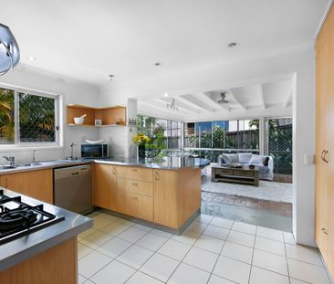 2 Adler Court, Benowa Waters QLD 4217 - House For Rent | Domain - Photo 2
